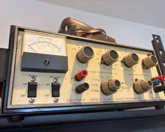 Heathkit Audio Generator – Model IG-18