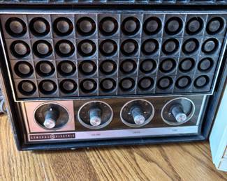 1970s General Electric AM/FM Radio 