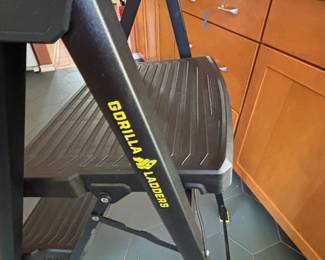 Gorilla Ladders 3-Step Steel Step Ladder