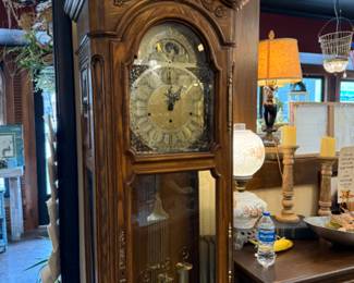 1980s Grandfather Clock by Slight, made in Zeeland, MI, solid oak with 4 beveled glass panels. American made case all German clock works 
