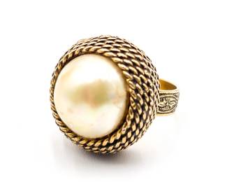 Vintage Gold Tone Domed Ring w/ Faux Mabe Pearl