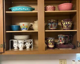 Pyrex, spongeware, kitchen items
