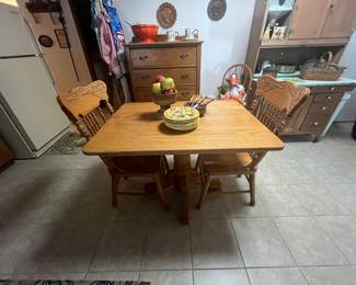 Nice oak table with 2 chairs