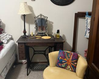 Singer sewing machine, chair, perfume, vanity set