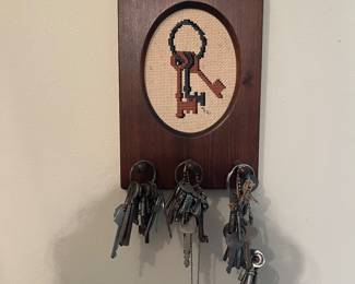Cute key display with keys
