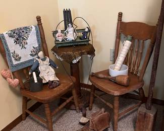 Child’s chairs, antique boots, plant stand
