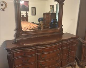 Dresser w mirror 73”w 21”d 37.5”t 88”t w/ mirror $ 450.00
6 piece set $1,200.00
Bed, 2 nite stands, chest, armoire, dresser w mirror