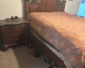 Queen Bed $350.00
6 piece set $1,200.00
Bed, 2 nite stands, chest, armoire, dresser w mirror