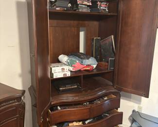 Armoire 48”w 25”d 84”t $250.00
6 piece set $1,200.00
Bed, 2 nite stands, chest, armoire, dresser w mirror