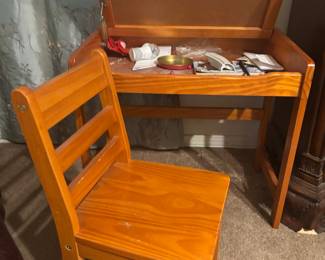Child’s lift lid desk and chair. $60.00
Desk 25”w 18” d 22.5”t chair 12x12x 23