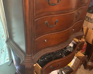 Chest of drawers 44”w 21”d 61.5”t minor damage $175.00
6 piece set $1,200.00
Bed, 2 nite stands, chest, armoire, dresser w mirror