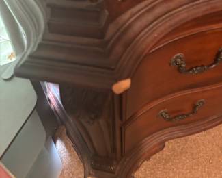 Chest of drawers 44”w 21”d 61.5”t minor damage $175.00
6 piece set $1,200.00
Bed, 2 nite stands, chest, armoire, dresser w mirror