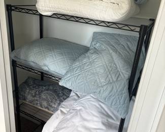 Queen bed linens