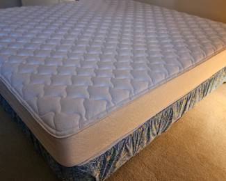 $100 king mattress - clean!