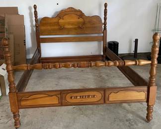 Vintage Full Size Wooden Bedframe