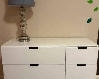 Bedroom Dressers And Lamp