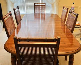 Henredon Furniture Dining Room Table 6 Cane Back Chairs
