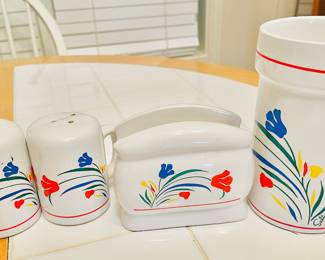 Vintage Saltera kitchen set featuring a floral design