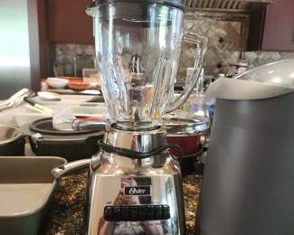 Oster Classic Beehive Blender Chrome Base Glass Jar 10-Speed