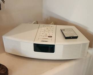 Bose Wave Music System White with Remote AM/FM Radio CD Player