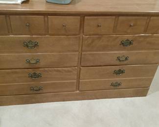 Vintage Solid Wood 12-Drawer Dresser – Mid-Century 