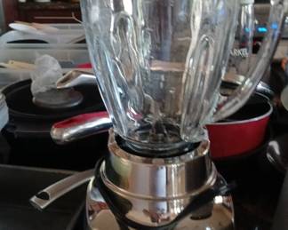Oster Blender 10-Speed Glass Jar Stainless Base