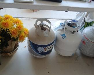 Propane Tanks – 20 lb BBQ Grill Cylinders – Blue Rhino & Generic