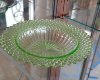 Vintage Uranium Vaseline Glass Dish – Depression Era Green