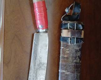 Vintage Nepalese Kukri Knife with Wooden Handle & Leather Sheath – Traditional Blade