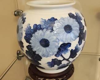 Blue & White Porcelain Vase Floral Chrysanthemum Motif with Wooden Stand