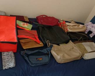 Lot of Women’s Handbags & Purses – Mixed Styles Tote Shoulder Crossbody Bags