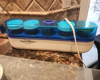 Vintage Thermostat Controlled Yogurt Maker With 6 Glass Jars & Lids
