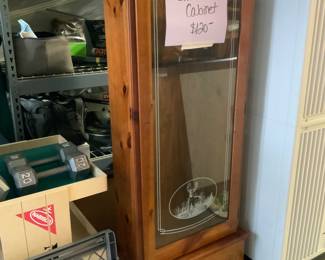 Gun cabinet