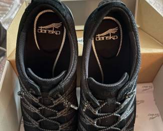 Like new Dansko shoes