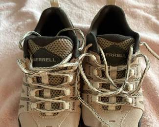 Like new Merrell shoes