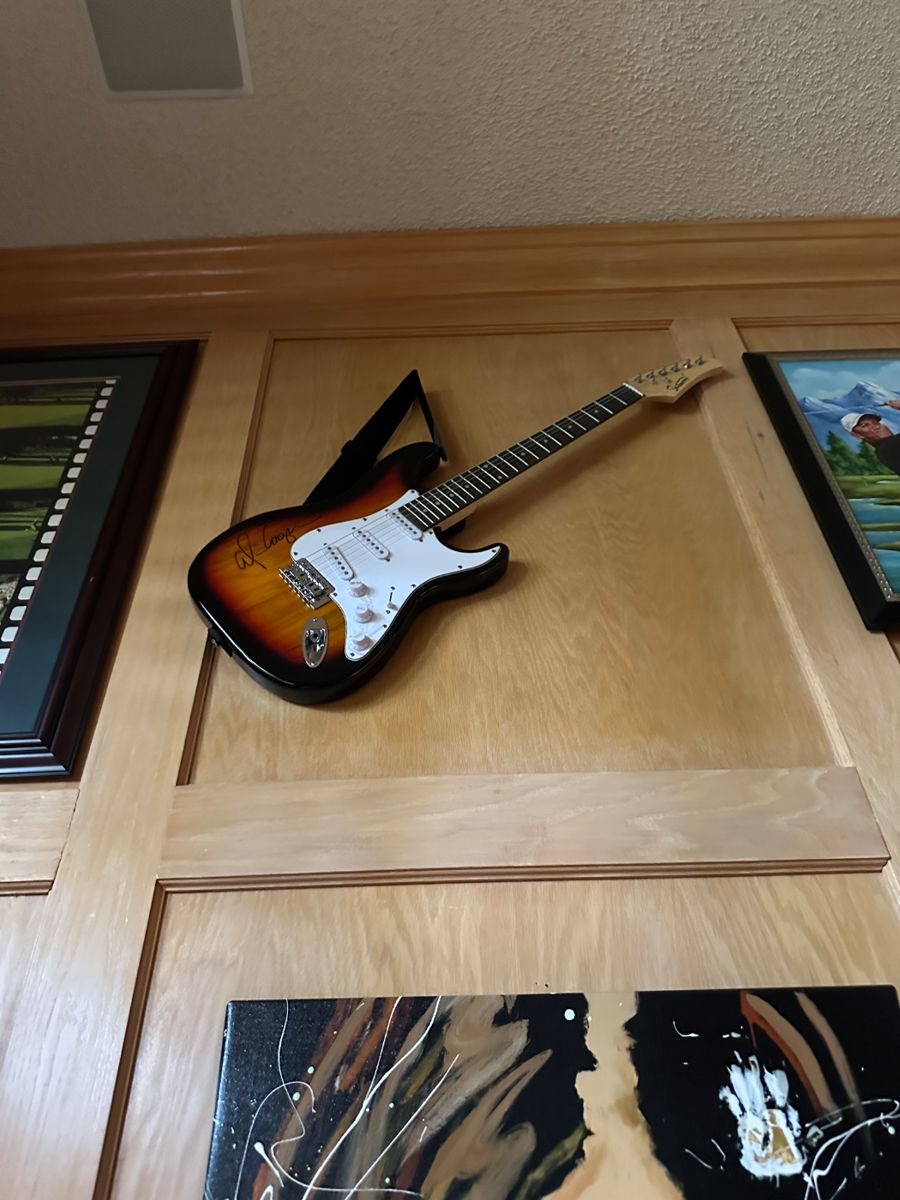 Alice Cooper electric quitar signed