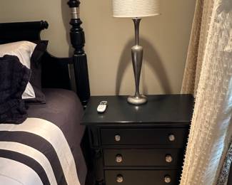 night stands 2 plus 2 lamps