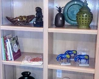 Ocala ES shelf on knick knacks