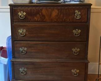 Mahogany Chest of Drawers 