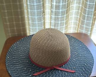 Women's Wide-Brimmed Sun Hat 