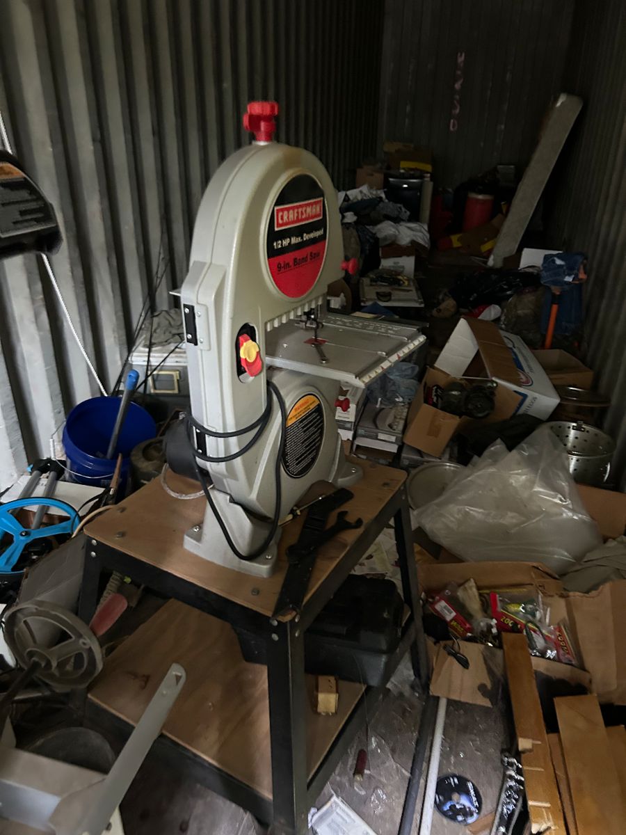 Craftsman 9 inch band saw on stand 