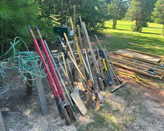 Various yard tools 