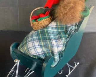 KG117Buyers Choice, Carolers In Sleigh