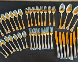 KG224Silverware lot