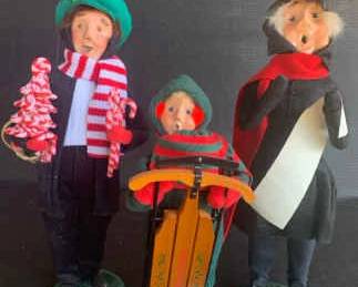 KG131Byers Choice, Carolers, Candy Cane, Snow Day Kid Ichabod