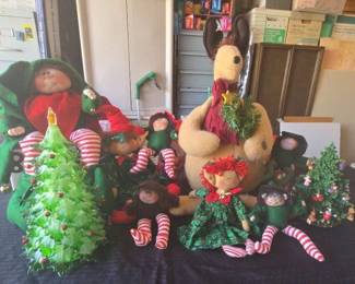 KG173An Elfin Christmas