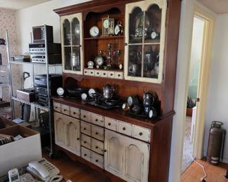 Gorgeous Pennsylvania House buffet china cabinet