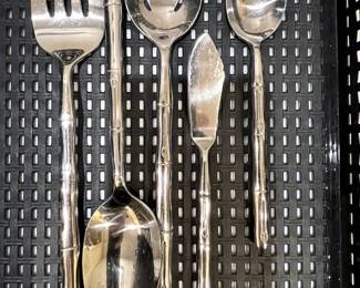 Hampton Silversmith Stainless Steel
Pattern: Polished Bamboo
5 pc. Hostess set 
