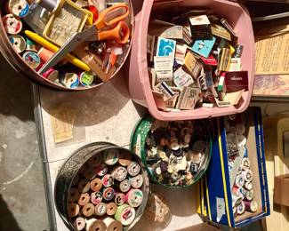 Vintage sewing items