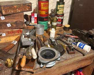 Fun old oil cans